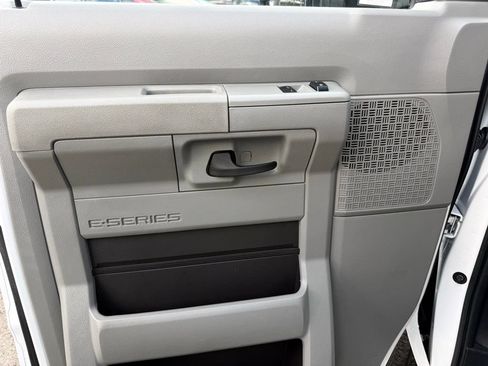 Used 2022 Ford E-450 and Econoline 450 Super Duty w/ Power Windows & Locks Group RWD image 16