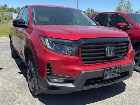 Used 2023 Honda Ridgeline Sport image 2