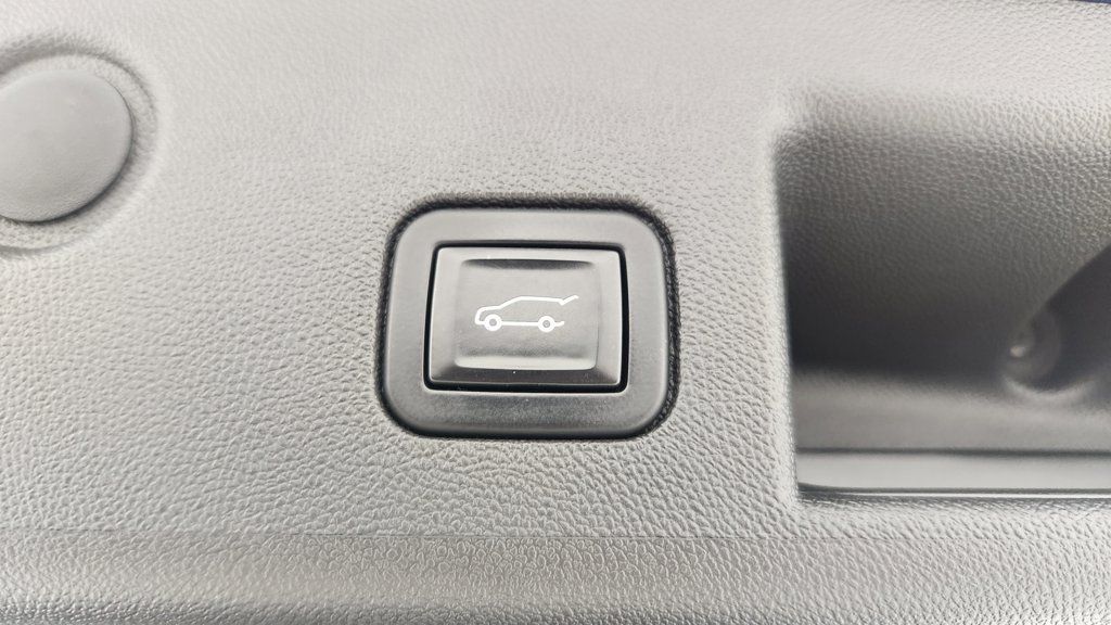Used 2022 Chevrolet Equinox LT FWD image 18