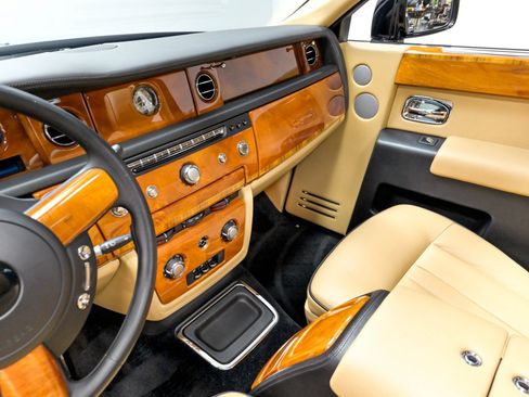 Used 2013 Rolls-Royce Phantom Sedan RWD image 82