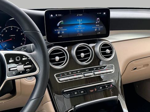 Used 2021 Mercedes-Benz GLC 300 image 7