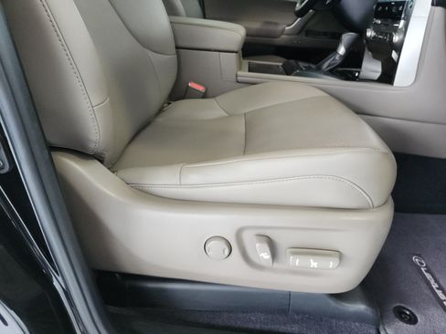 Used 2021 Lexus GX 460 Premium w/ Premium Package AWD/4WD image 20