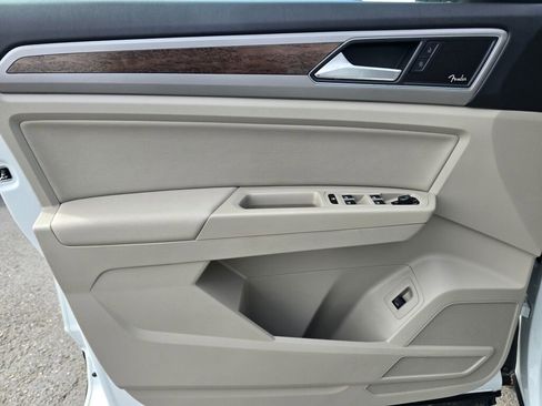 Used 2019 Volkswagen Atlas SEL Premium image 24