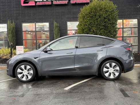 Used 2020 Tesla Model Y Long Range image 9