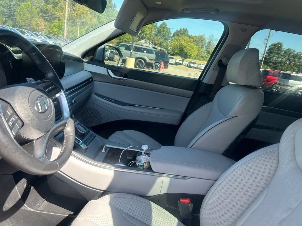 Used 2024 Hyundai Palisade SEL w/ Premium Package FWD image 5