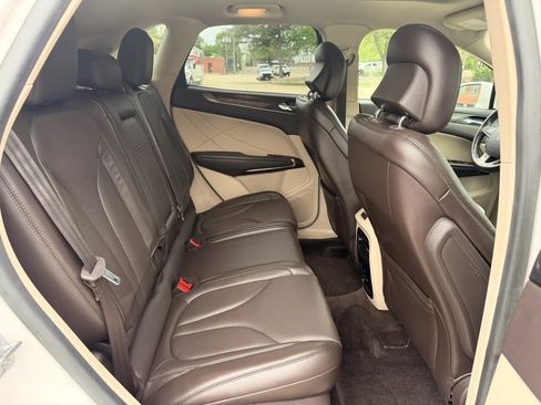 Used 2019 Lincoln MKC Reserve w/ MKC Climate Package AWD/4WD image 18