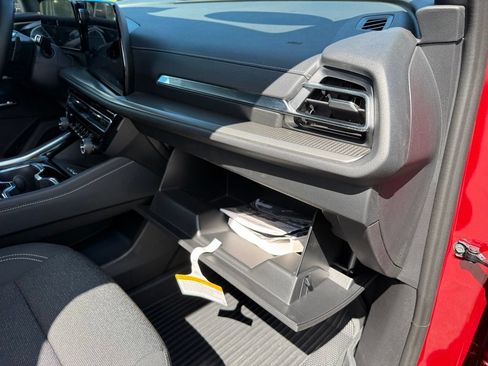 Used 2026 Chevrolet Traverse LT w/ LPO, Floor Liner Package AWD/4WD image 41