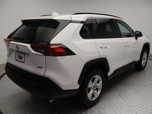 Certified 2021 Toyota RAV4 XLE FWD image 8
