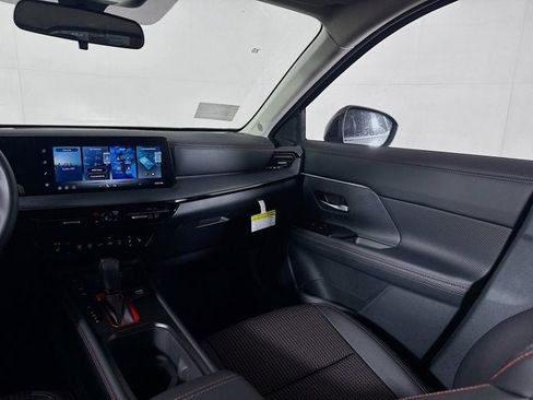 New 2026 Nissan Kicks SR w/ Cold Weather Package image 19