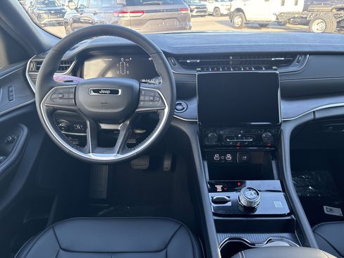 New 2025 Jeep Grand Cherokee L Limited image 23