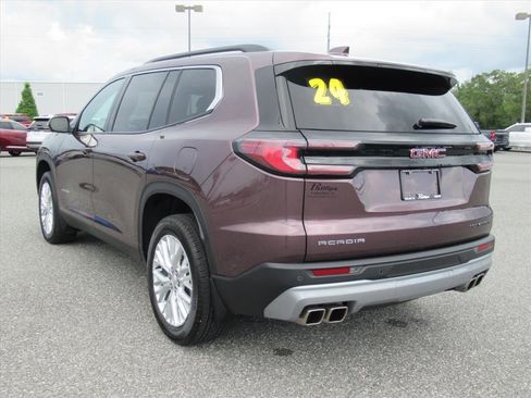 Used 2024 GMC Acadia Elevation w/ Luxury Package FWD image 5