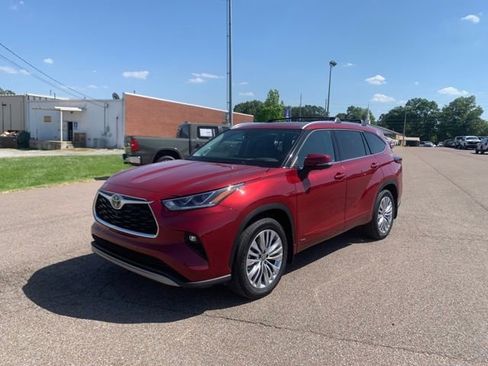 New 2026 Toyota Highlander Platinum AWD/4WD image 3