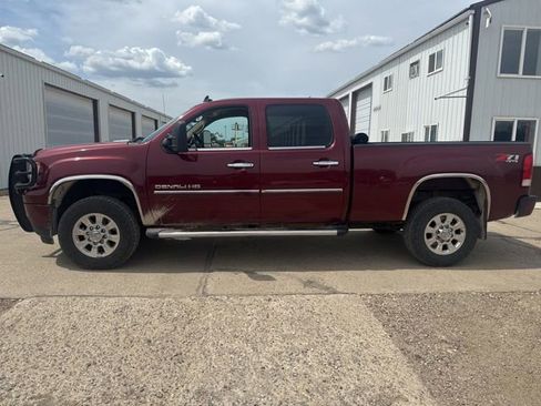 Used 2013 GMC Sierra 3500 Denali w/ Suspension Package, Off-Road AWD/4WD image 4