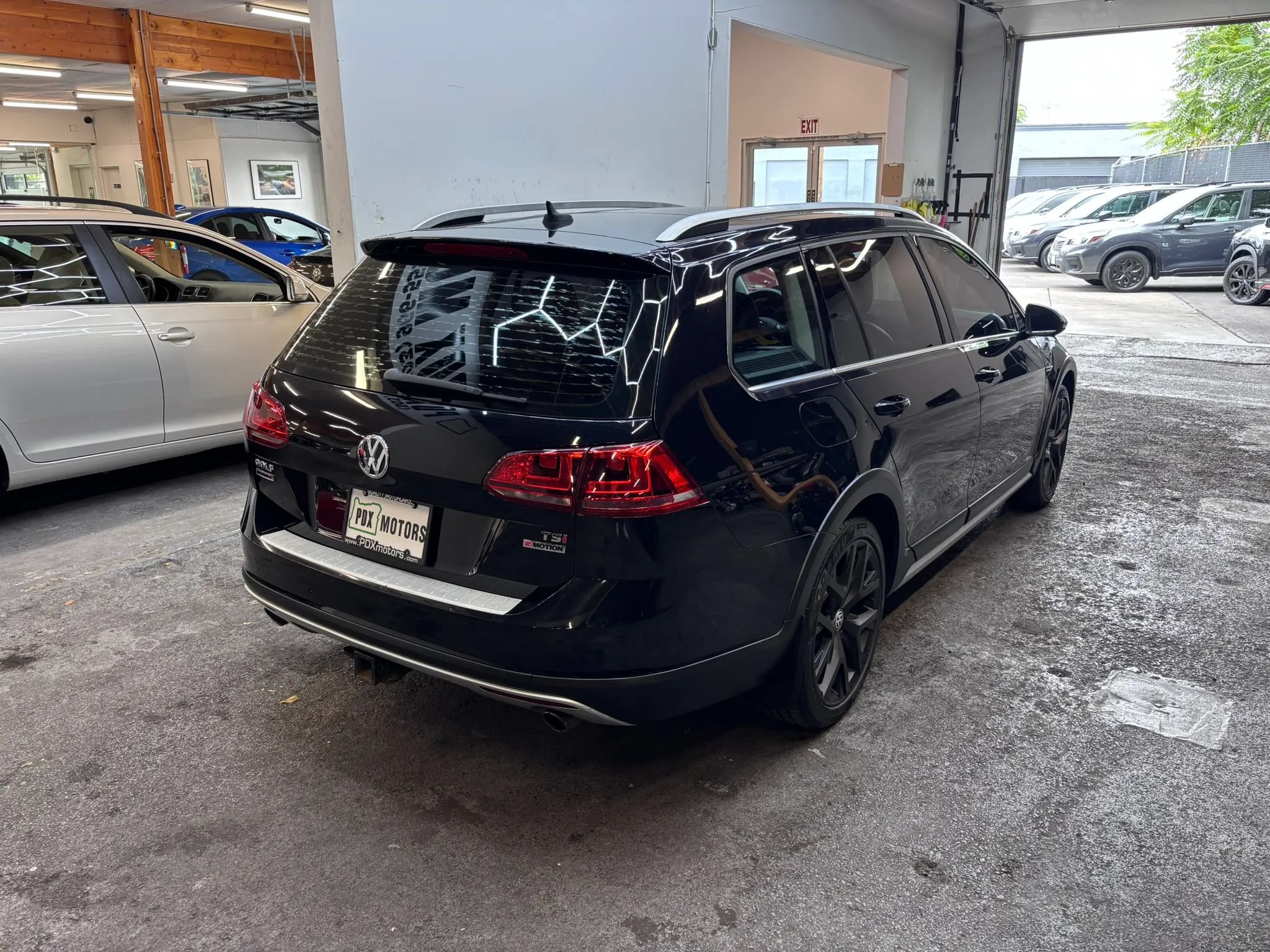 Used 2017 Volkswagen Golf Alltrack SEL AWD/4WD image 6