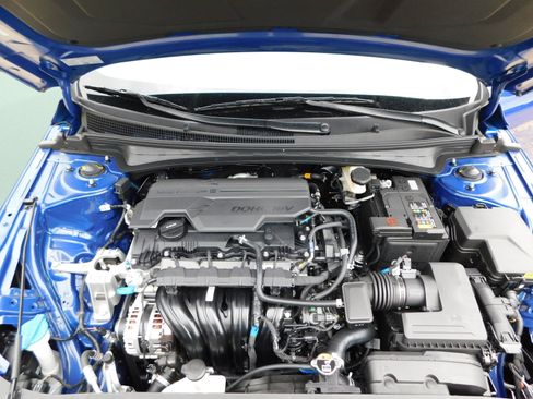 Certified 2025 Hyundai Elantra Sport FWD image 13