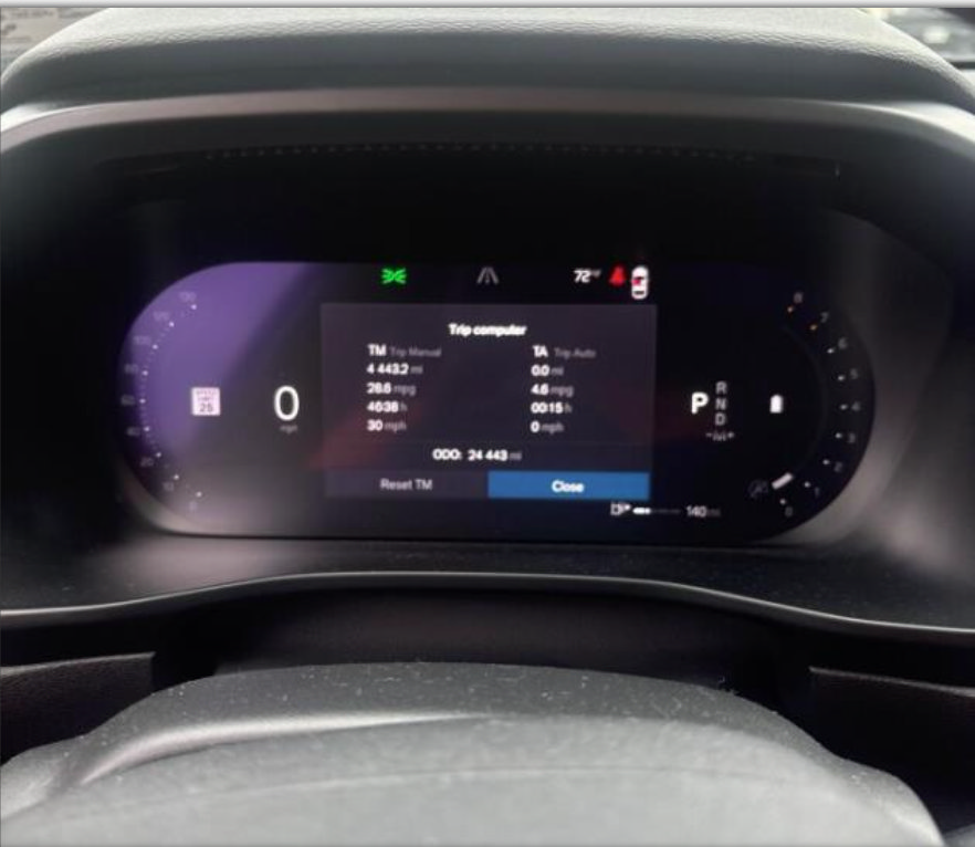 Used 2023 Volvo XC40 B5 Ultimate w/ Climate Package AWD/4WD image 4