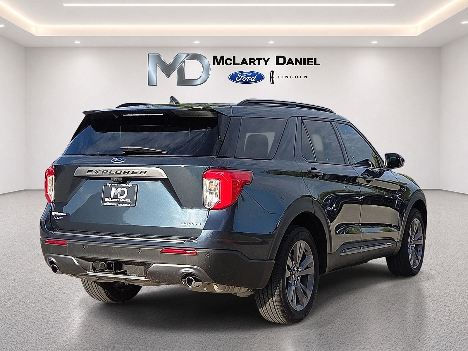 Used 2023 Ford Explorer XLT w/ Equipment Group 202A AWD/4WD image 5