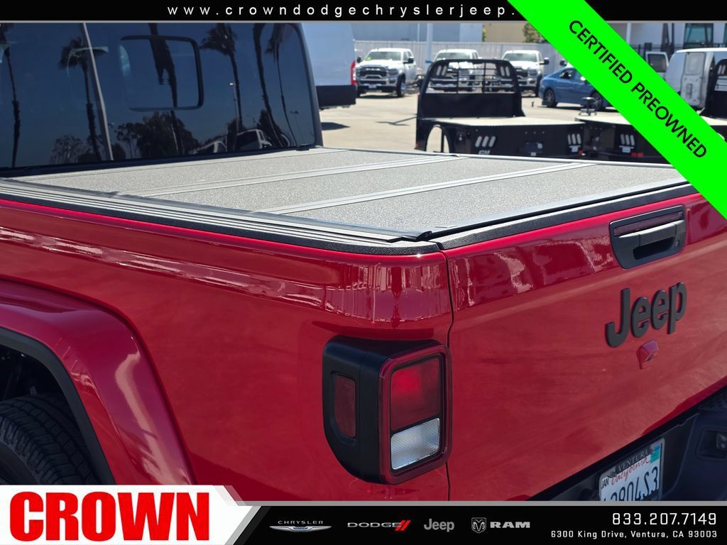 Certified 2022 Jeep Gladiator Sport AWD/4WD image 5