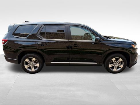 Used 2024 Honda Pilot EX-L image 4