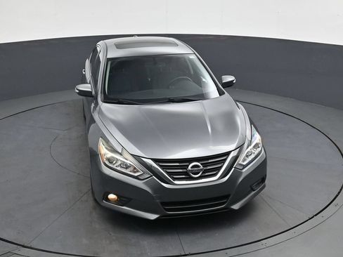 Used 2017 Nissan Altima 2.5 SV w/ Convenience Package FWD image 33
