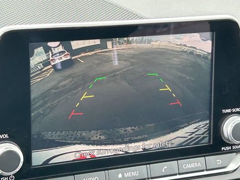 Used 2025 Nissan Altima 2.5 SV FWD image 13