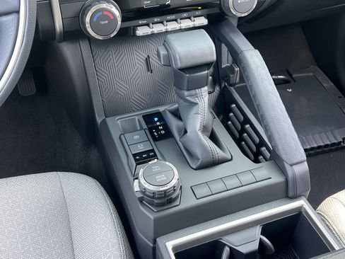 New 2026 Toyota 4Runner SR5 AWD/4WD image 18