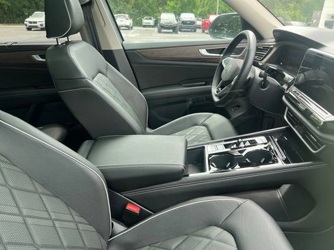 Used 2025 Volkswagen Atlas SEL Premium R-Line AWD/4WD image 12