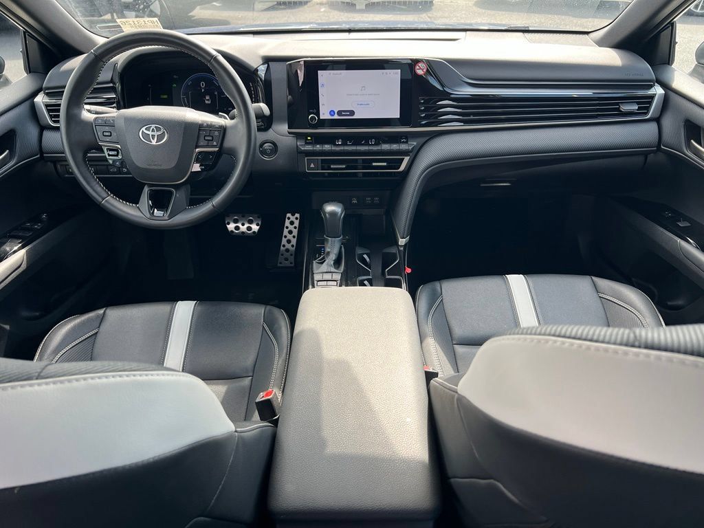 Used 2025 Toyota Camry SE FWD image 14