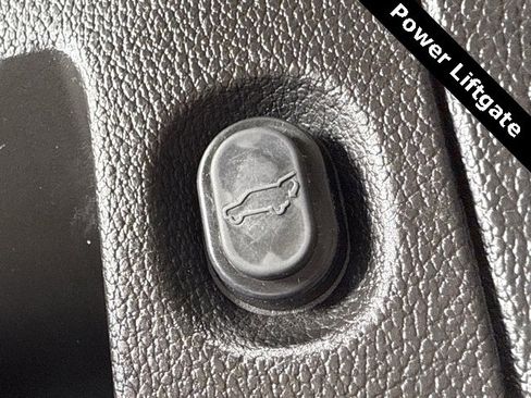 Used 2019 GMC Yukon Denali w/ Denali Ultimate Package image 19