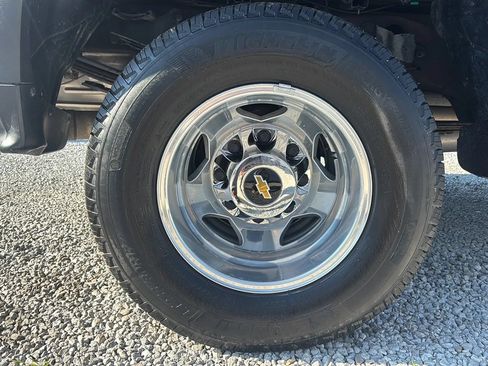 Used 2022 Chevrolet Silverado 3500 LTZ w/ LTZ Convenience Package AWD/4WD image 9