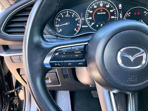 Used 2025 MAZDA MAZDA3 s Sport FWD image 24