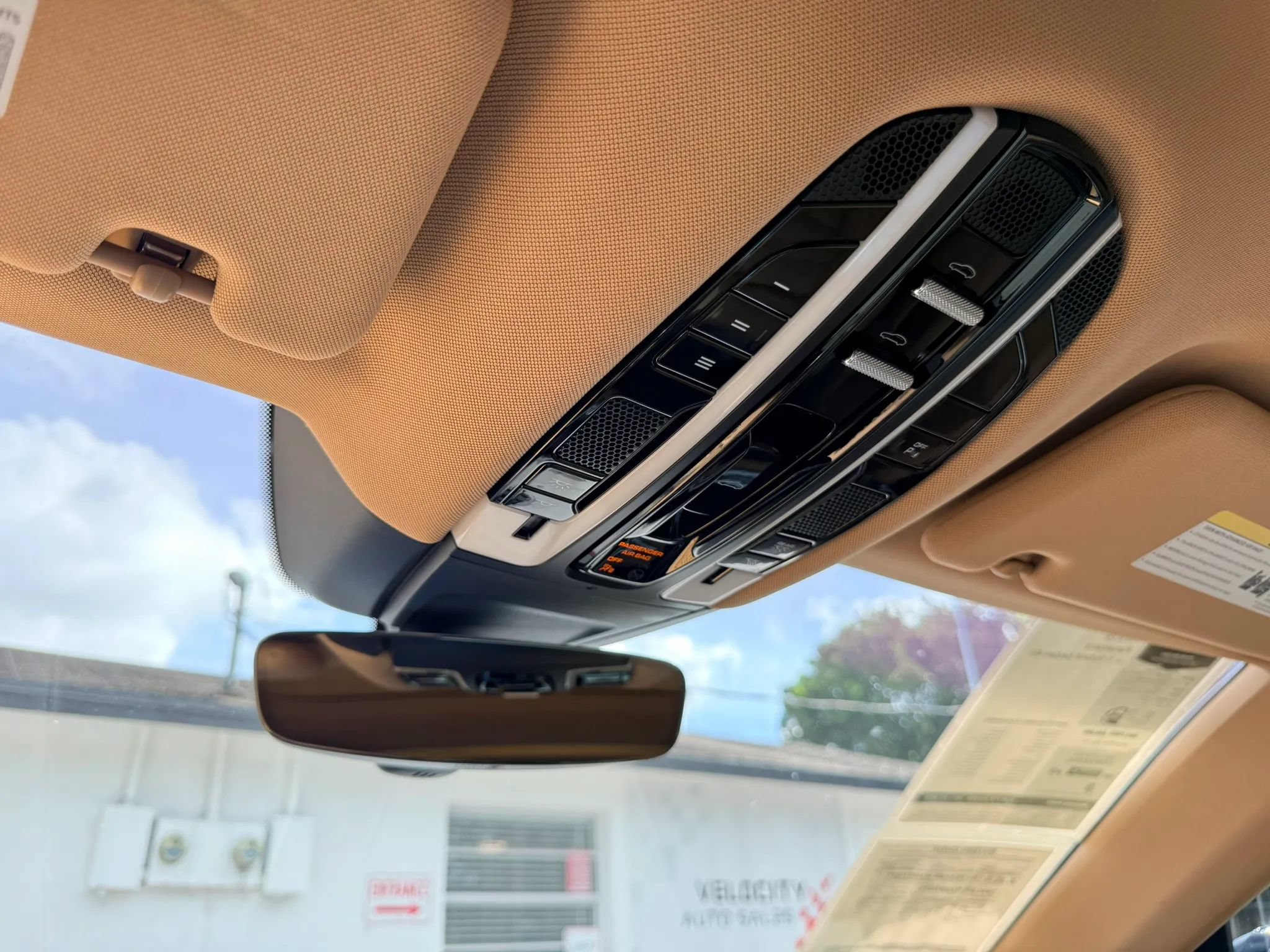 Used 2018 Porsche Panamera 4 AWD/4WD image 31