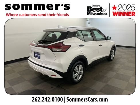 Used 2021 Nissan Kicks S image 5