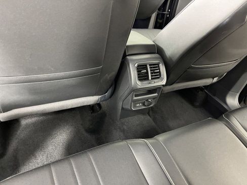 Used 2023 Volkswagen Tiguan SE image 50