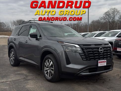 New 2026 Nissan Pathfinder SL image 1
