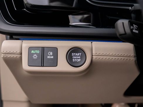 Certified 2025 Porsche Panamera 4 image 20