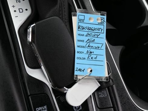 Used 2023 Kia Carnival LX w/ Paint Protection Package FWD image 26