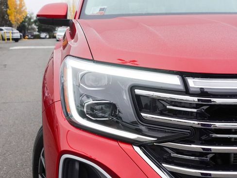 Certified 2025 Volkswagen Atlas SEL image 5