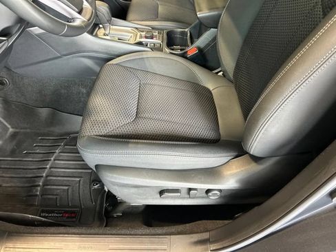 Used 2023 Subaru Forester Premium AWD/4WD image 40