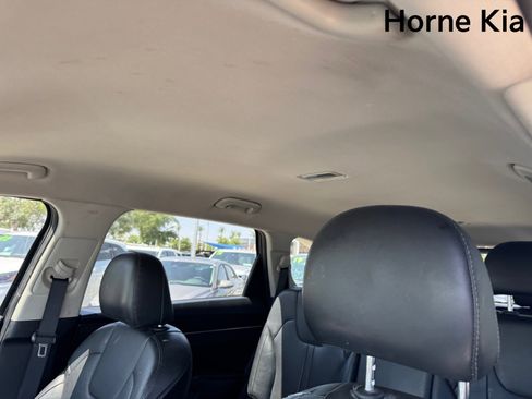 Certified 2022 Kia Sorento S FWD image 25