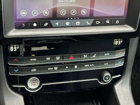 Used 2020 Jaguar F-PACE Premium image 30