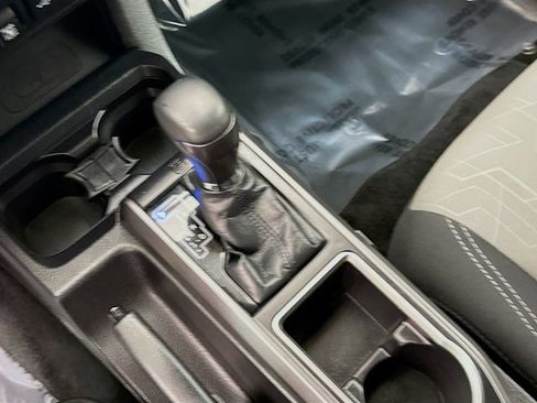 Used 2021 Toyota Tacoma TRD Off-Road w/ Technology Package image 16