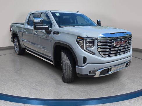 Used 2024 GMC Sierra 1500 Denali w/ Denali Reserve Package AWD/4WD image 3