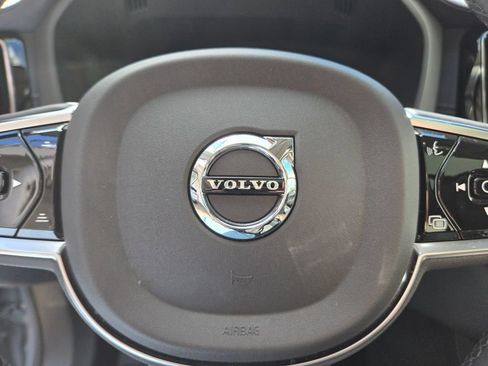 Certified 2024 Volvo XC60 B5 Ultimate w/ Protection Package Premier AWD/4WD image 25