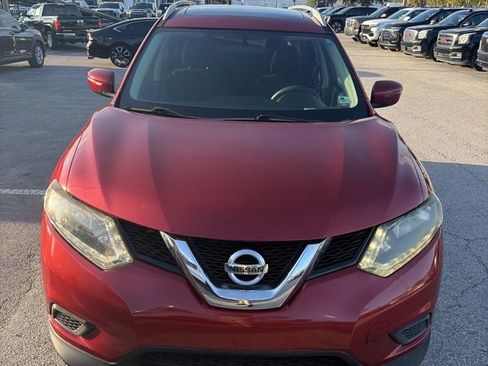 Used 2016 Nissan Rogue SV w/ SV Moonroof Package FWD image 2