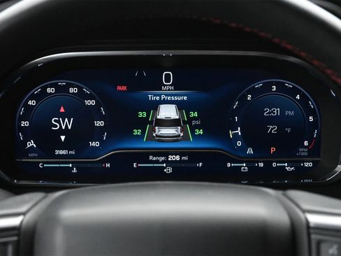 Used 2023 Chevrolet Suburban RST w/ Luxury Package image 11