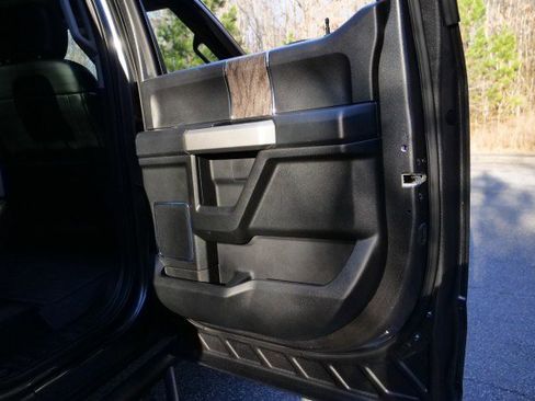 Used 2019 Ford F250 Lariat w/ Lariat Ultimate Package image 37