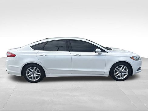 Used 2016 Ford Fusion SE FWD image 5