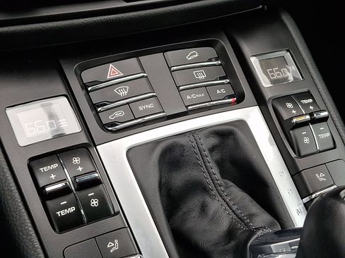 Used 2020 Porsche Macan AWD/4WD image 15