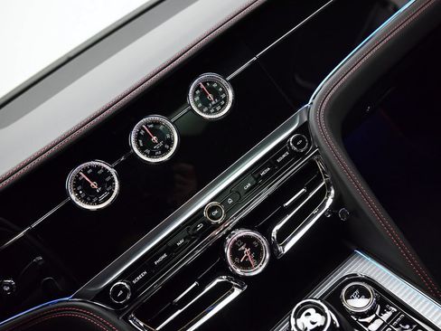 Certified 2022 Bentley Flying Spur V8 AWD/4WD image 17